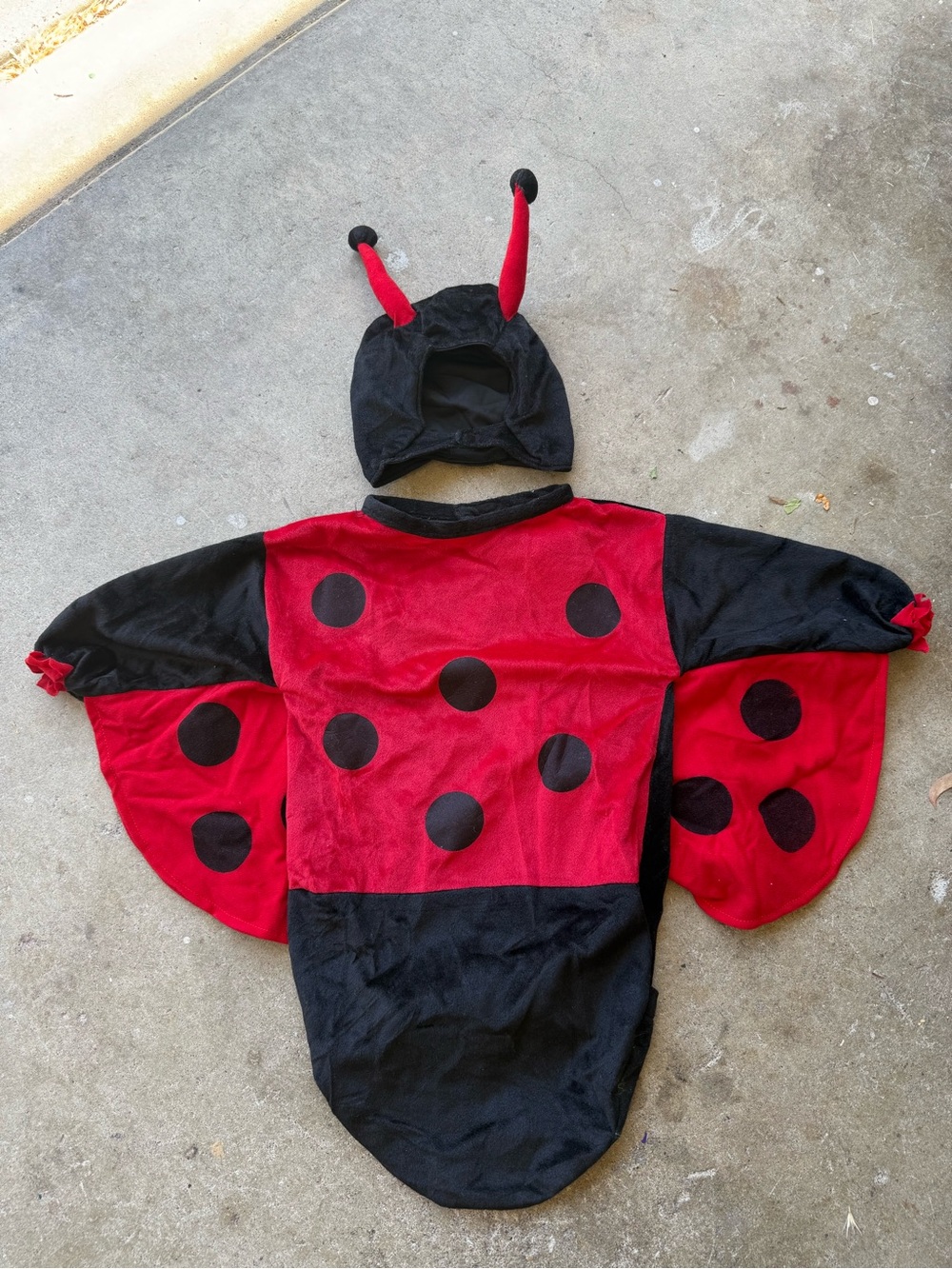 Newborn 0-9m Ladybug Costume with Antenna Hat Bunting Bottom Red and Black